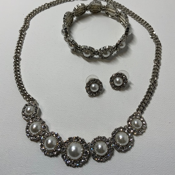 Necklace, Bracelet & Earrings Set - Picture 2 of 6